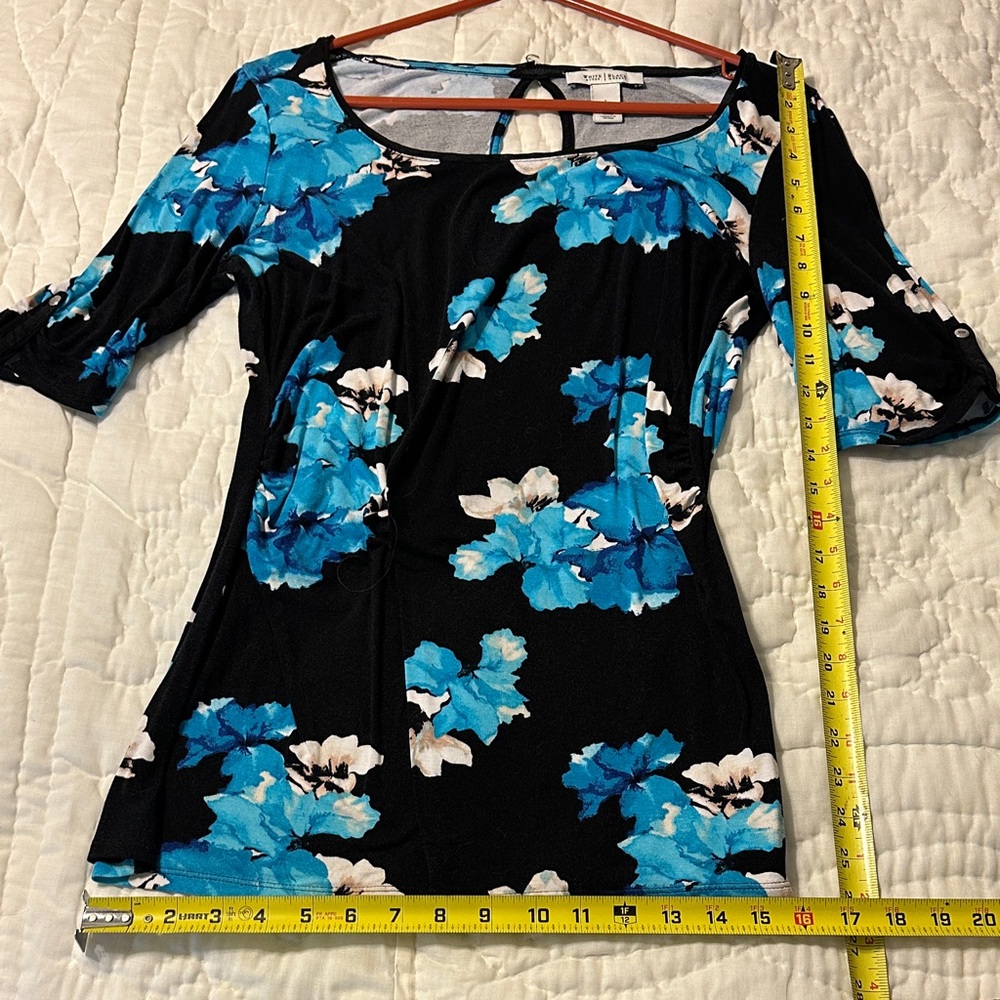 White House Black Market Black and Blue Floral Top